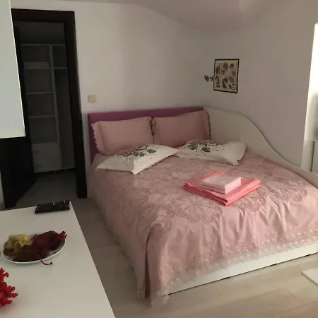 Chez Marie Guest house *