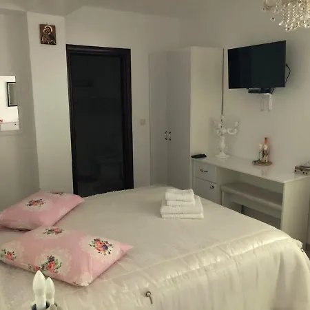 Chez Marie Guest house *